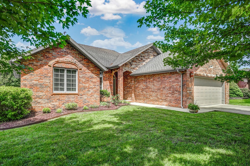 3875 S Hillsdale Ave-2