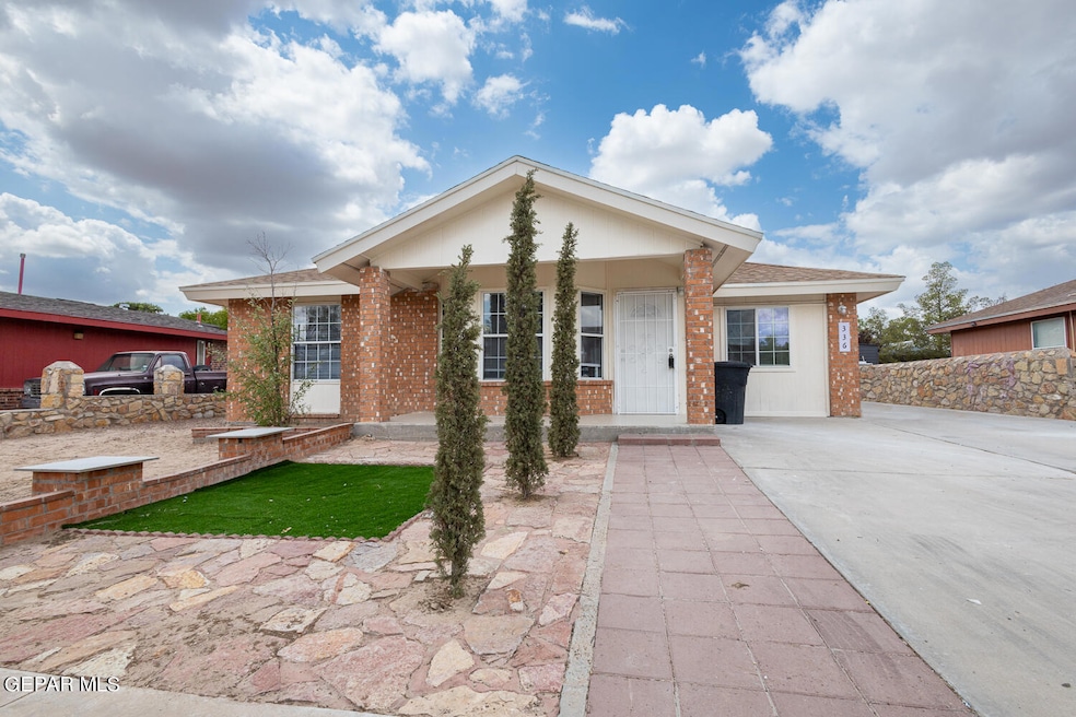 336 Barrel Cactus Dr, Horizon City, TX 79928 - photo 1