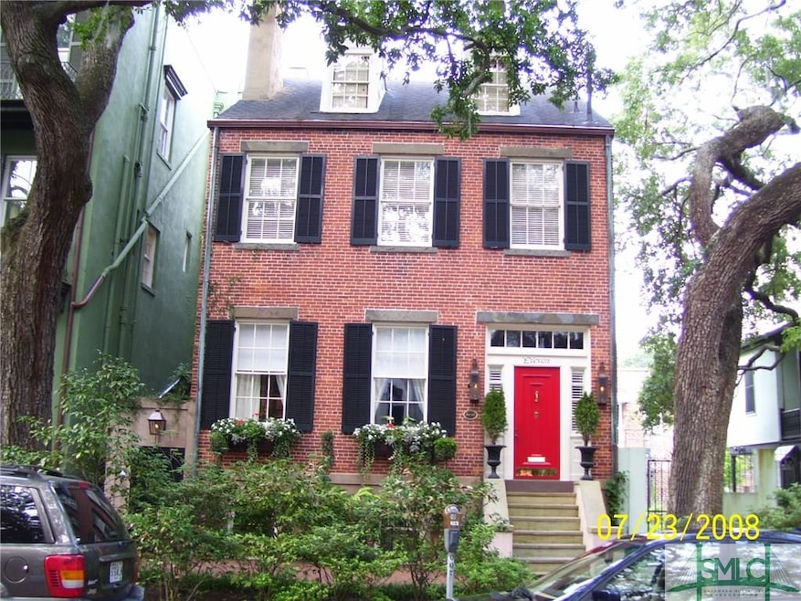 11 E Jones St, Savannah, GA 31401 - photo 1