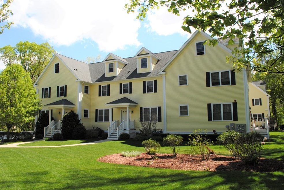 325 Bacon St unit 7, Waltham, MA 02451 - photo 1