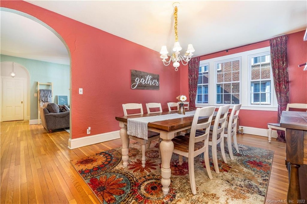 29 Robin Rd unit 204, West Hartford, CT 06119 - photo 1