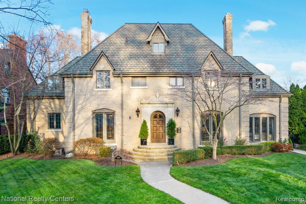 430 University Place--an exquisite sanctuary