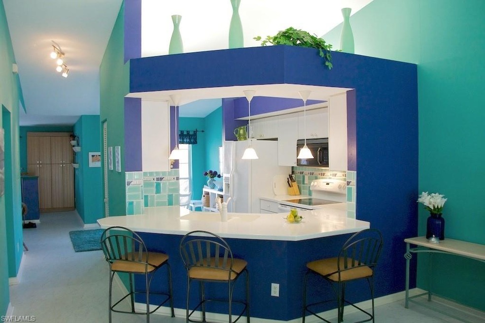 Kitchen and Breakfast Bar.