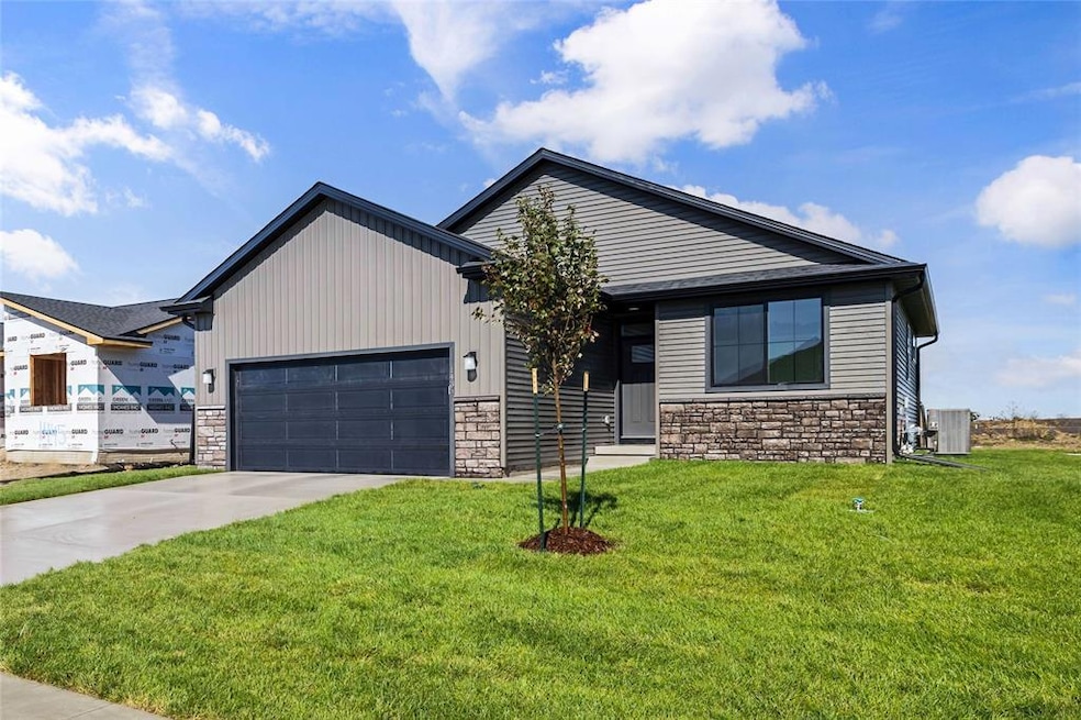 1435 Locust St, Waukee, IA 50263 - photo 1