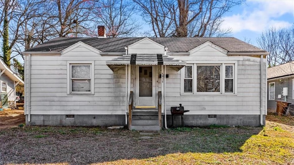 1517 Lovett St, Greensboro, NC 27403 - photo 1
