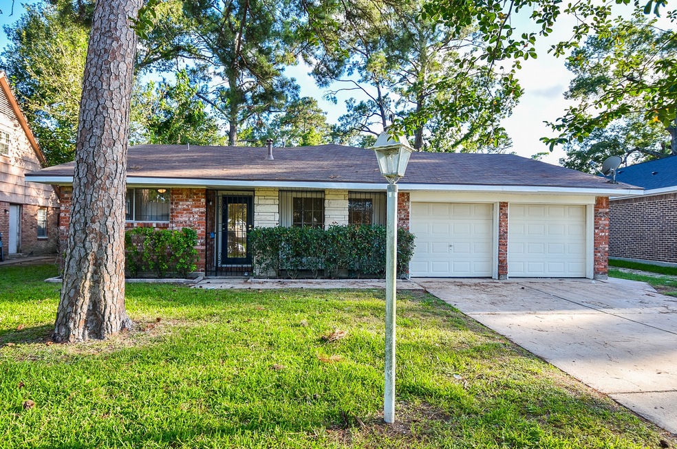 7426 Navasota St, Houston, TX 77016 - photo 1
