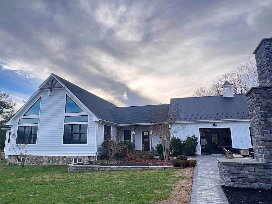 Sold $2,355,000 • Co-Listing Agent