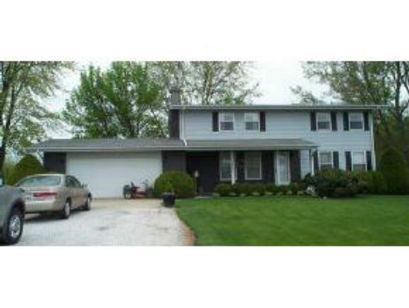 2057 Woodland Lakes Rd, Jacksonville, IL 62650 - photo 1