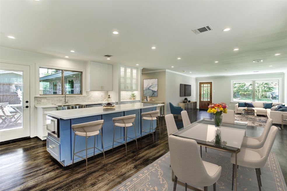 726 Azaleadell Dr, Houston, TX 77018 - photo 1