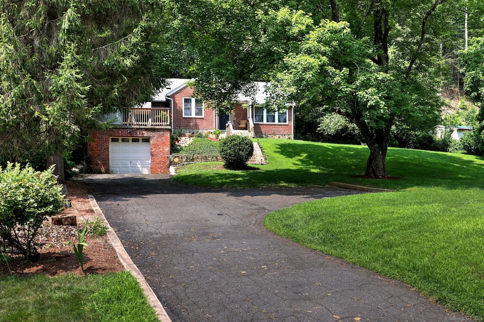 Sold $400,000 • Co-Listing Agent