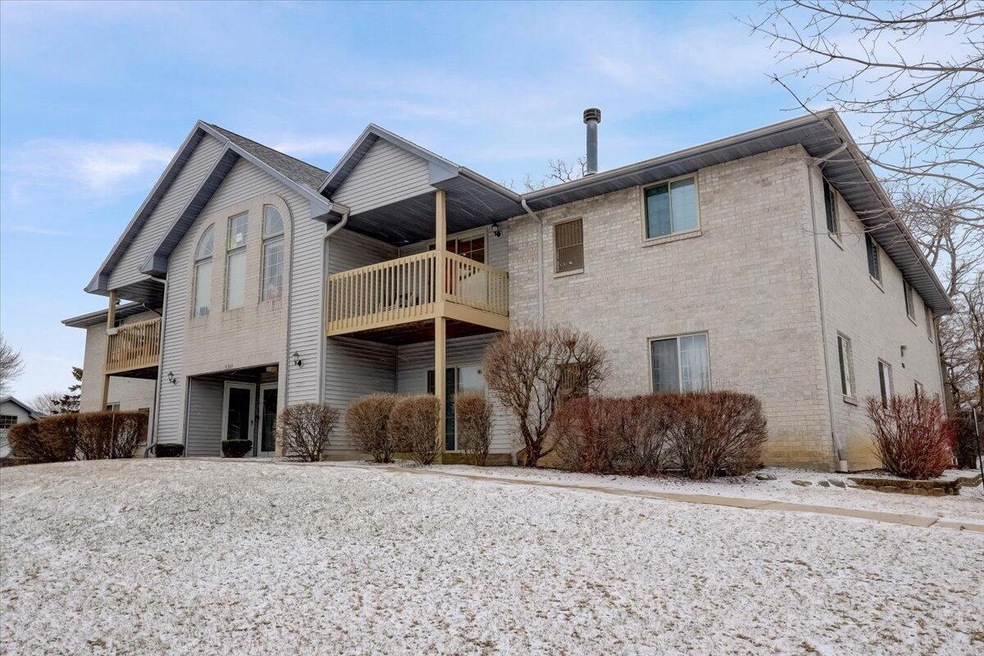 Welcome Home! Upper unit Condo