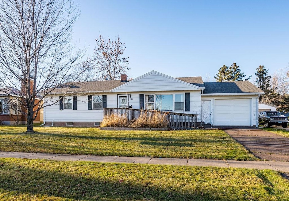 101 Hays Cr, Silver Bay, MN 55614 - photo 1