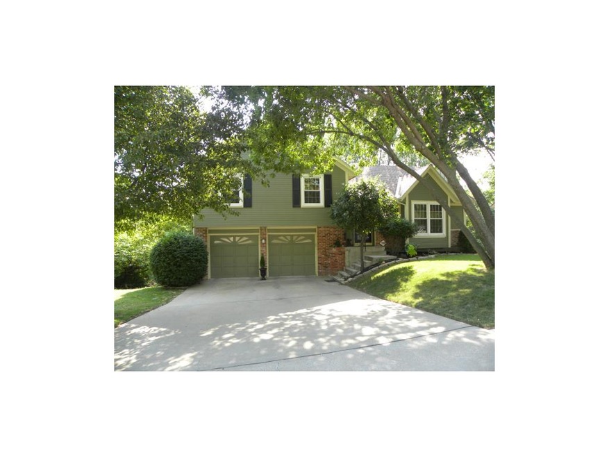 6007 Greenwood St, Shawnee, KS 66216 - photo 1