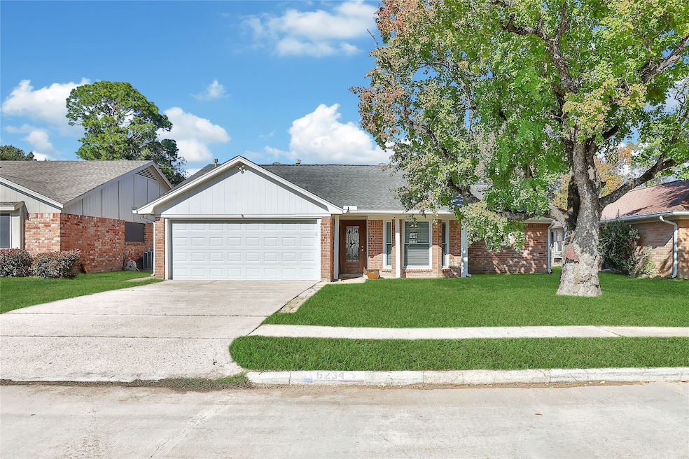 6234 Leaf Arbor Dr, Houston, TX 77092 - photo 1