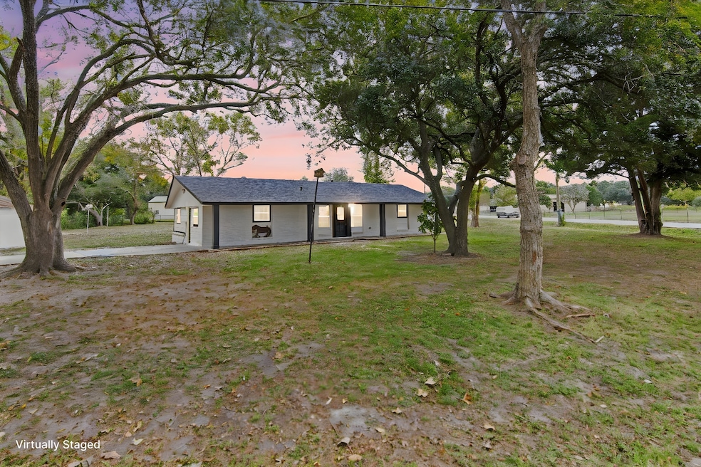 15529 Pine St, Santa Fe, TX 77517 - photo 1
