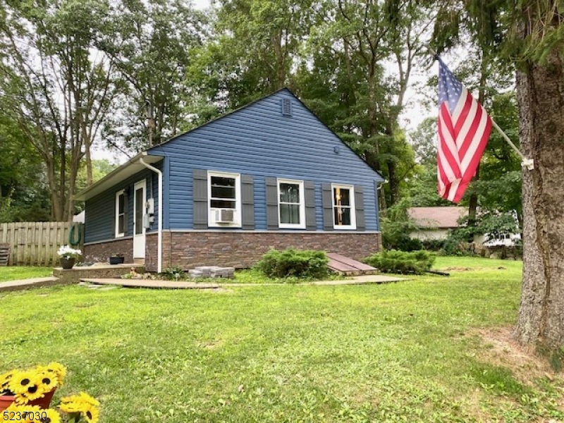 532 Glen Rd, Sparta, NJ 07871 - photo 1