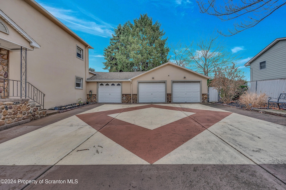 319 4th Ave, Scranton, PA 18505 - photo 1