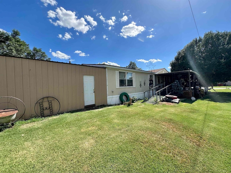 305 W 1st St, Seiling, OK 73663 - photo 1