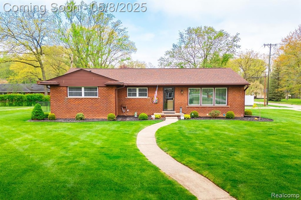 7912 Coventry Ave, Grosse Ile, MI 48138 - photo 1