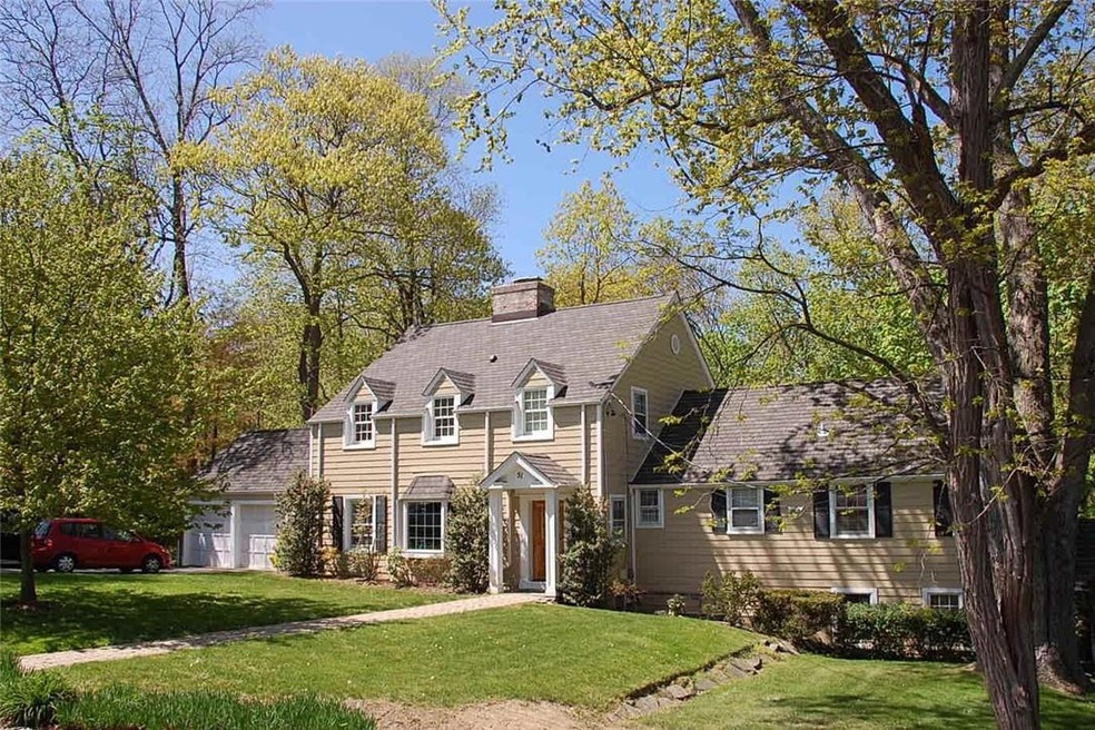 51 Mohegan Rd, Larchmont, NY 10538 - photo 1