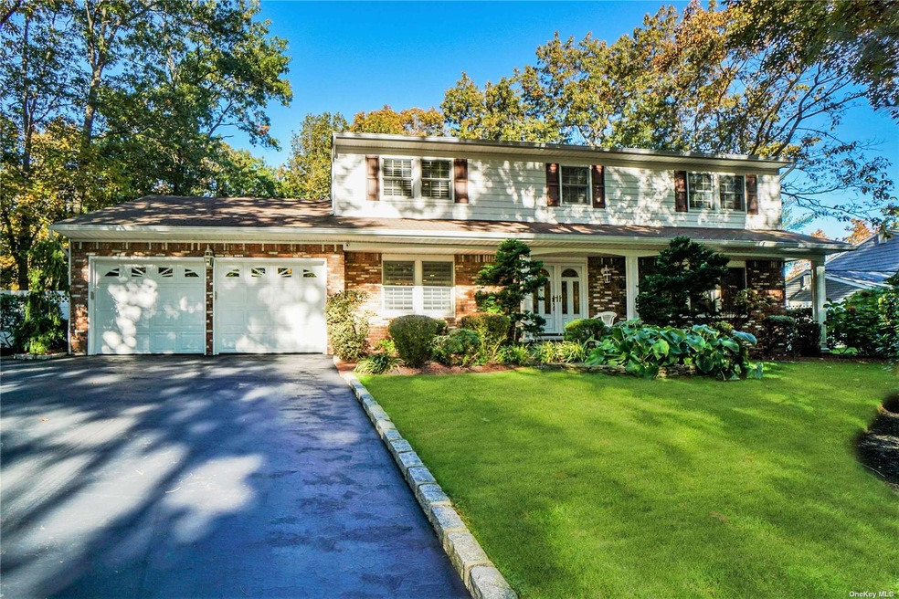 101 Fulton Blvd, ComMacK, NY 11725 - photo 1