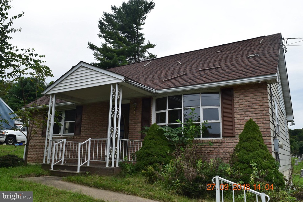 19 Franklin St, Bechtelsville, PA 19505 - photo 1