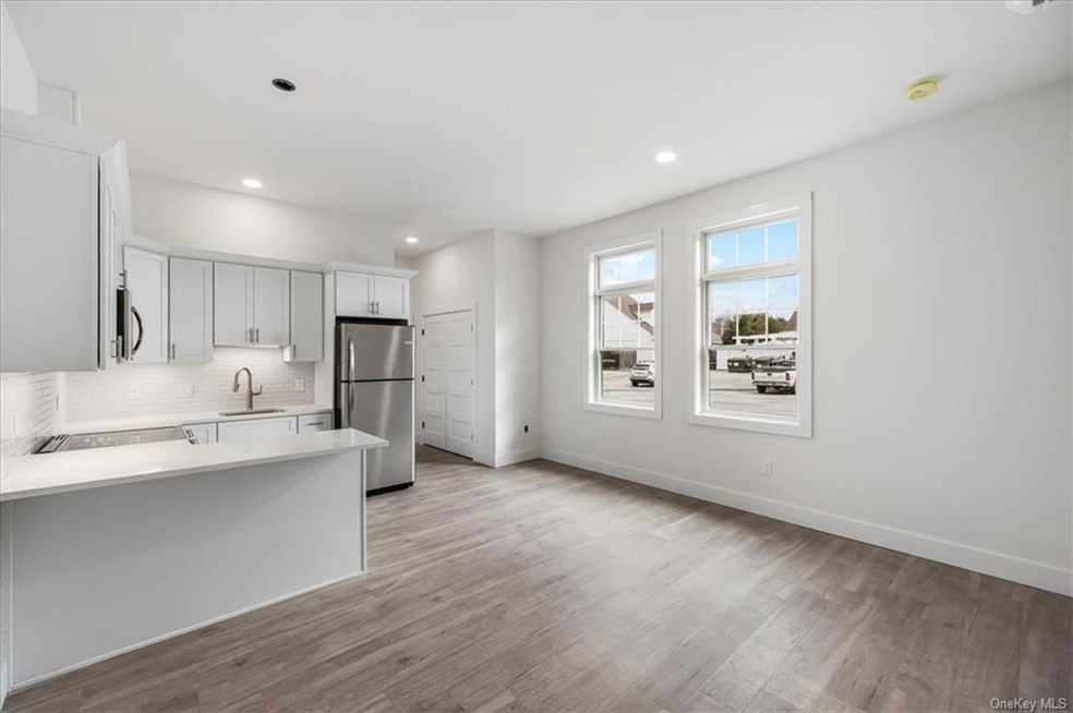 1083 Us Highway 9 unit 50, Fishkill, NY 12524 - photo 1