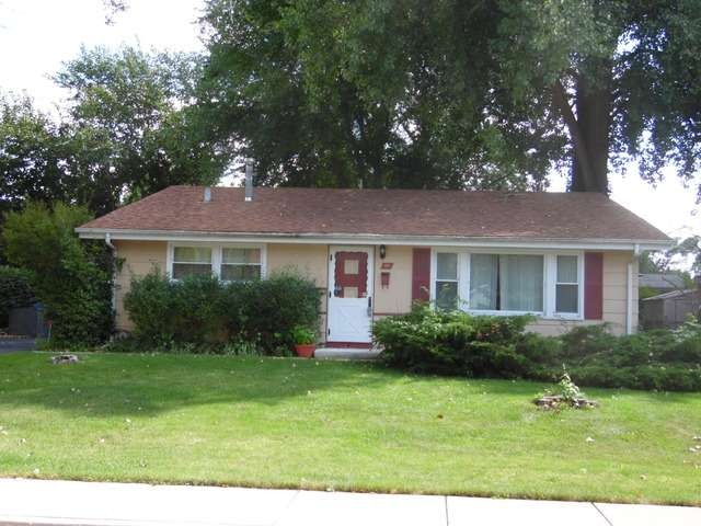 111 Siesta Rd, Carpentersville, IL 60110 - photo 1