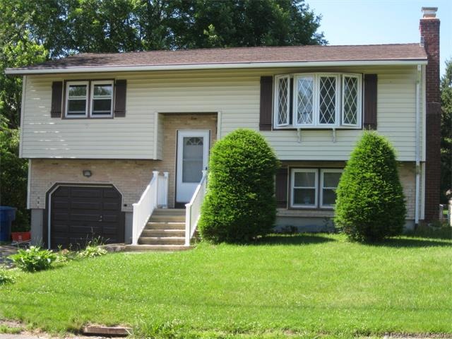 68 Lincolndale Dr, Waterbury, CT 06704 - photo 1