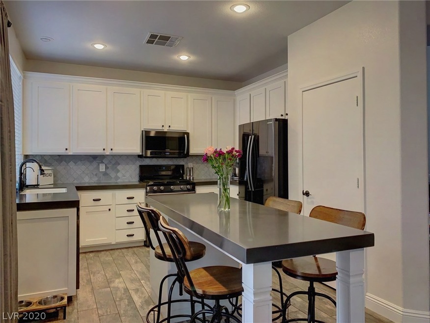 2806 Desert Zinnia Ln, Las Vegas, NV 89135 - photo 1