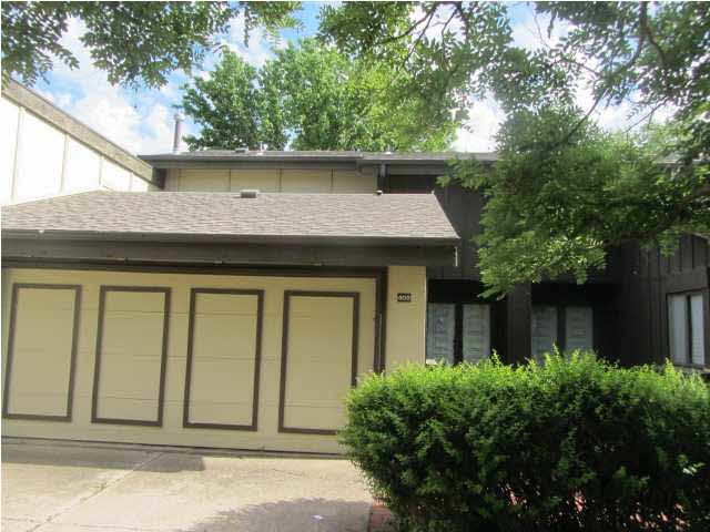 Great condo on quiet cul de sac in Cedar lakes