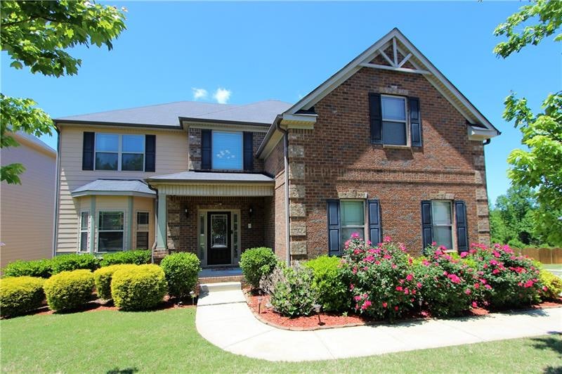 3518 Clarecastle Dr, Buford, GA 30519 - photo 1