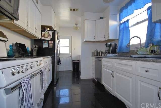 2819 Centralia St, Lakewood, CA 90712 - photo 1