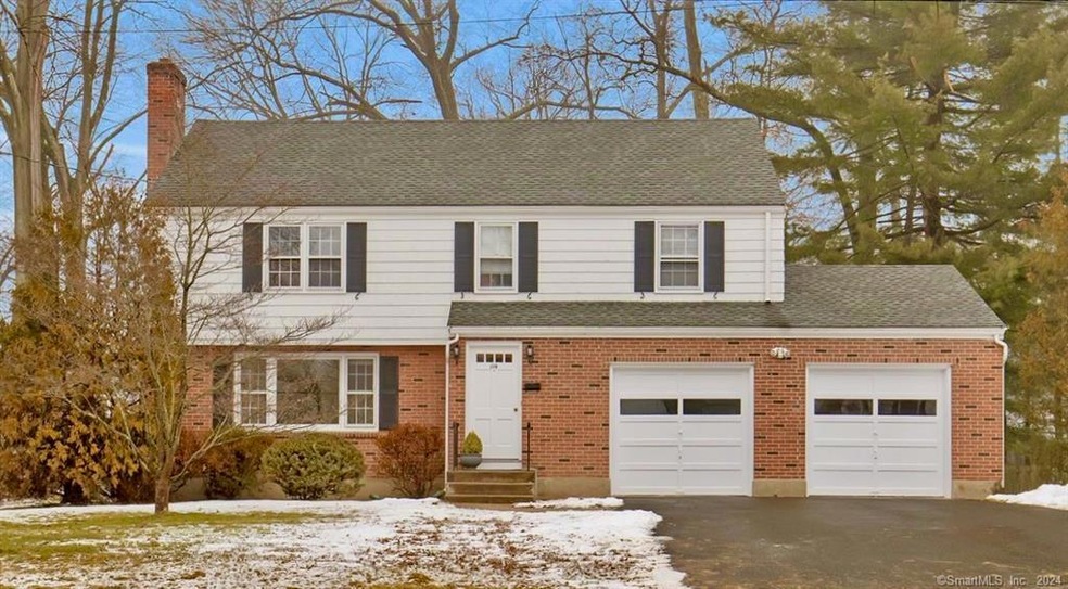 114 Brewster Rd, West Hartford, CT 06117 - photo 1