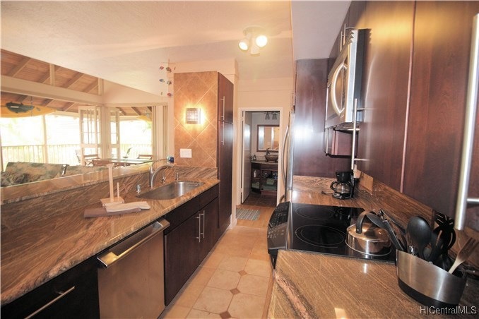 Gourmet chef's kitchen!
