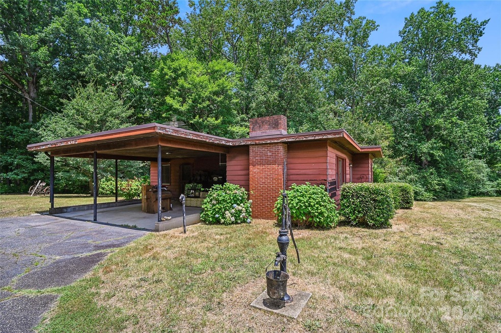 1173 Mocksville Hwy, Statesville, NC 28625 - photo 1