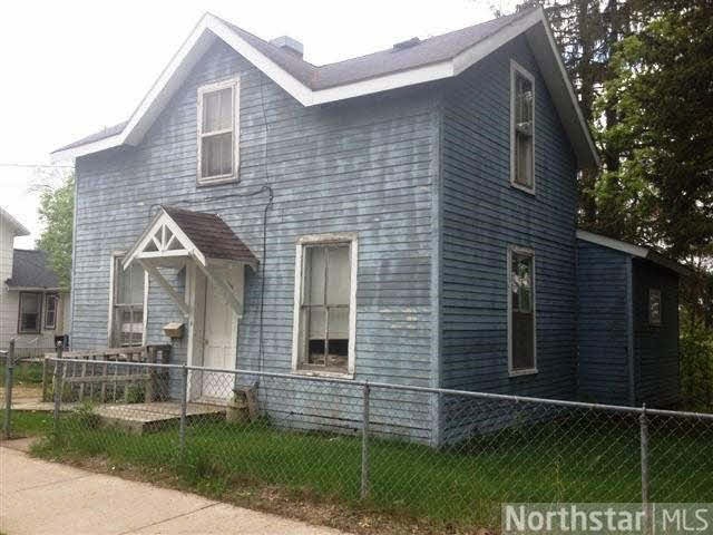 1109 6th St E, Menomonie, WI 54751 - photo 1