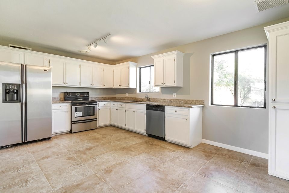 2416 N Foote Dr-0481