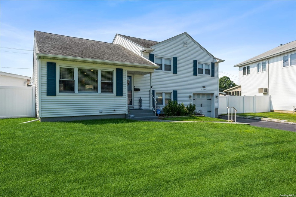 3658 Regent Ln, Wantagh, NY 11793 - photo 1