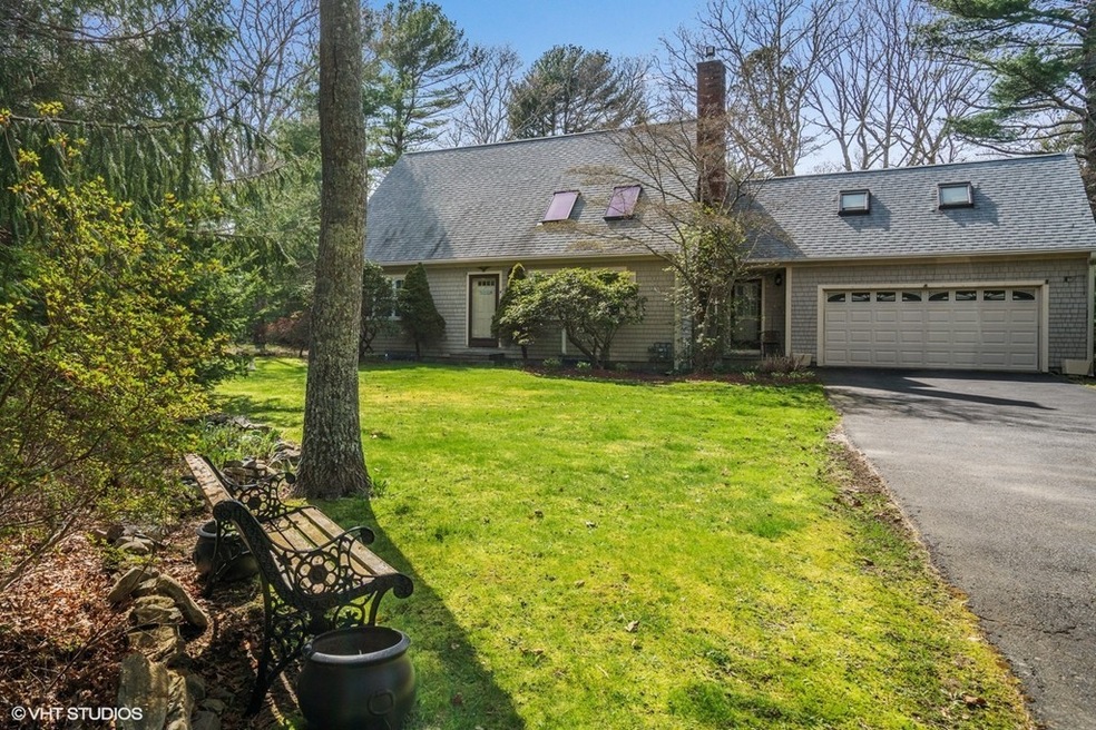 4 Golf Link Cir, Sandwich, MA 02563 - photo 1