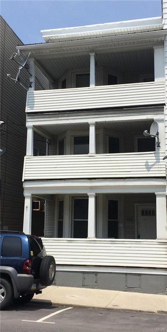 213 E Bertsch St, Lansford, PA 18232 - photo 1