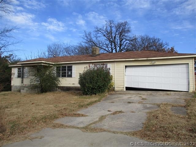 301 W Ottawa Ave, McAlester, OK 74501 - photo 1