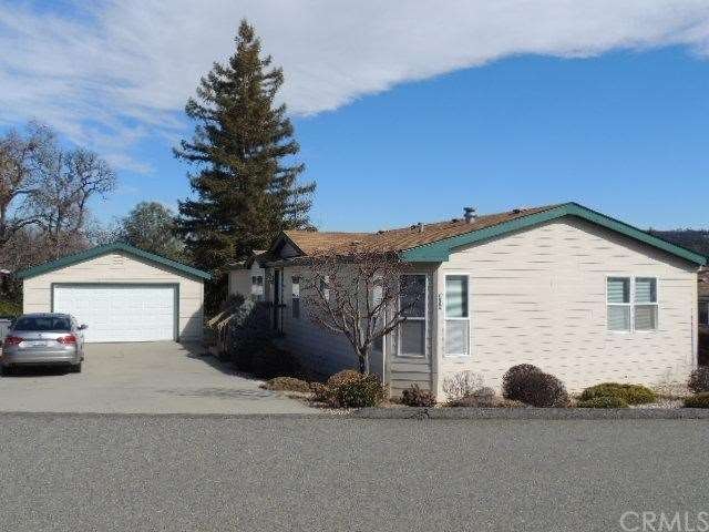 Well maintained home in well managed Senior Park