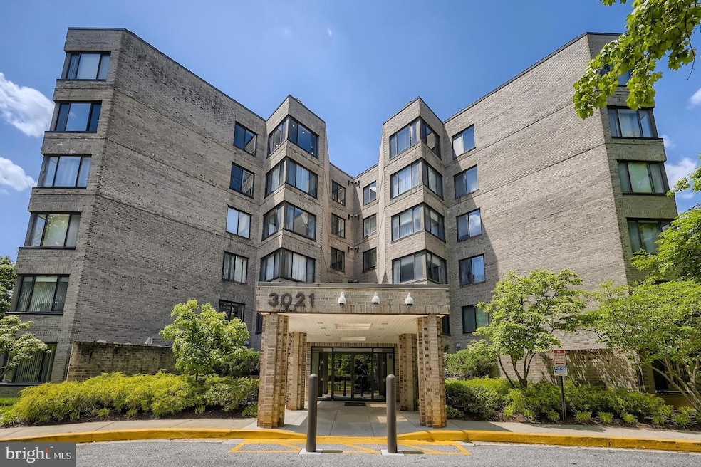 Towers Condominiums unit 305B, Baltimore, MD 21209 - photo 1