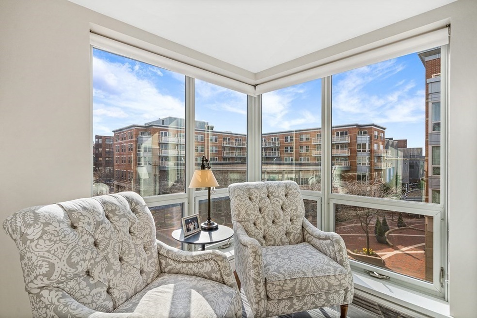 4 Battery Wharf unit 4402, Boston, MA 02109 - photo 1