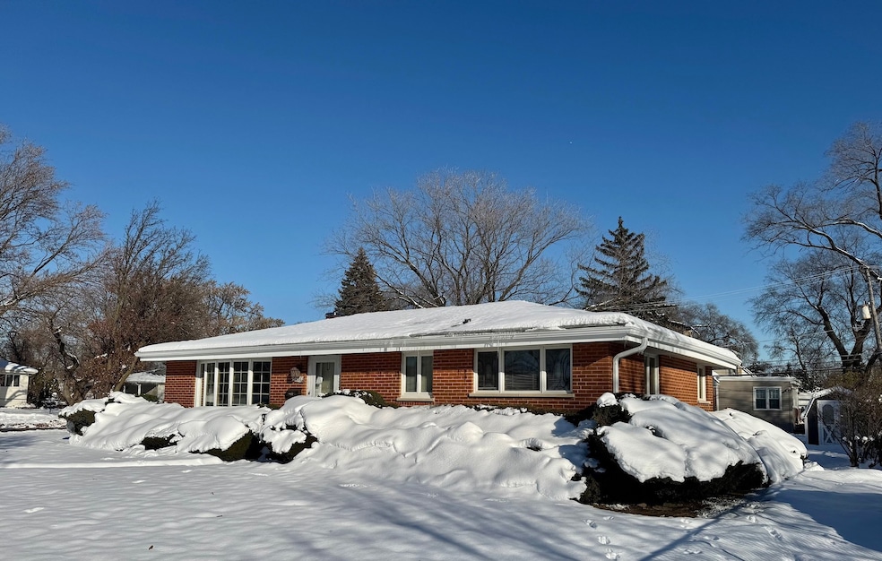 3051 S Scott St, Des Plaines, IL 60018 - photo 1
