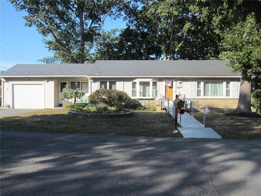 9 Globe St, Warwick, RI 02886 - photo 1