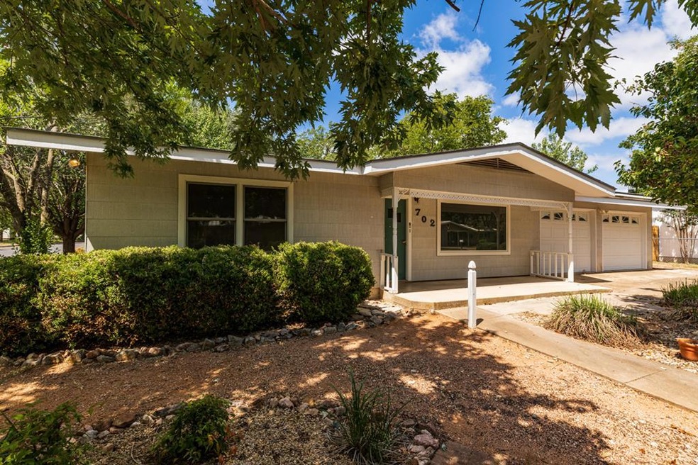 702 N Edison St, Fredericksburg, TX 78624 - photo 1