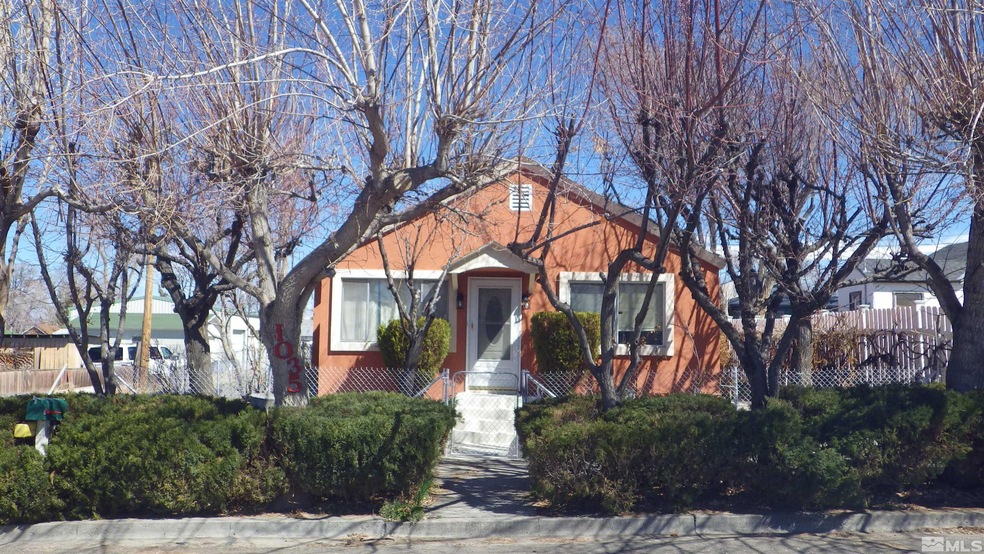 1035 Lay St, Winnemucca, NV 89445 - photo 1