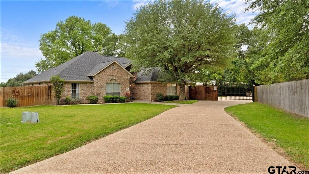 1801 Hogan Ln, Mount Pleasant, TX 75455 - photo 1